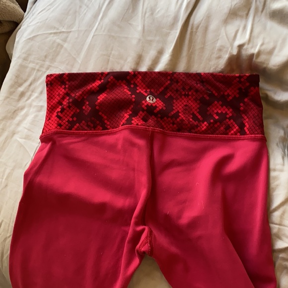 Reversible lululemon crop low rise - Picture 2 of 3